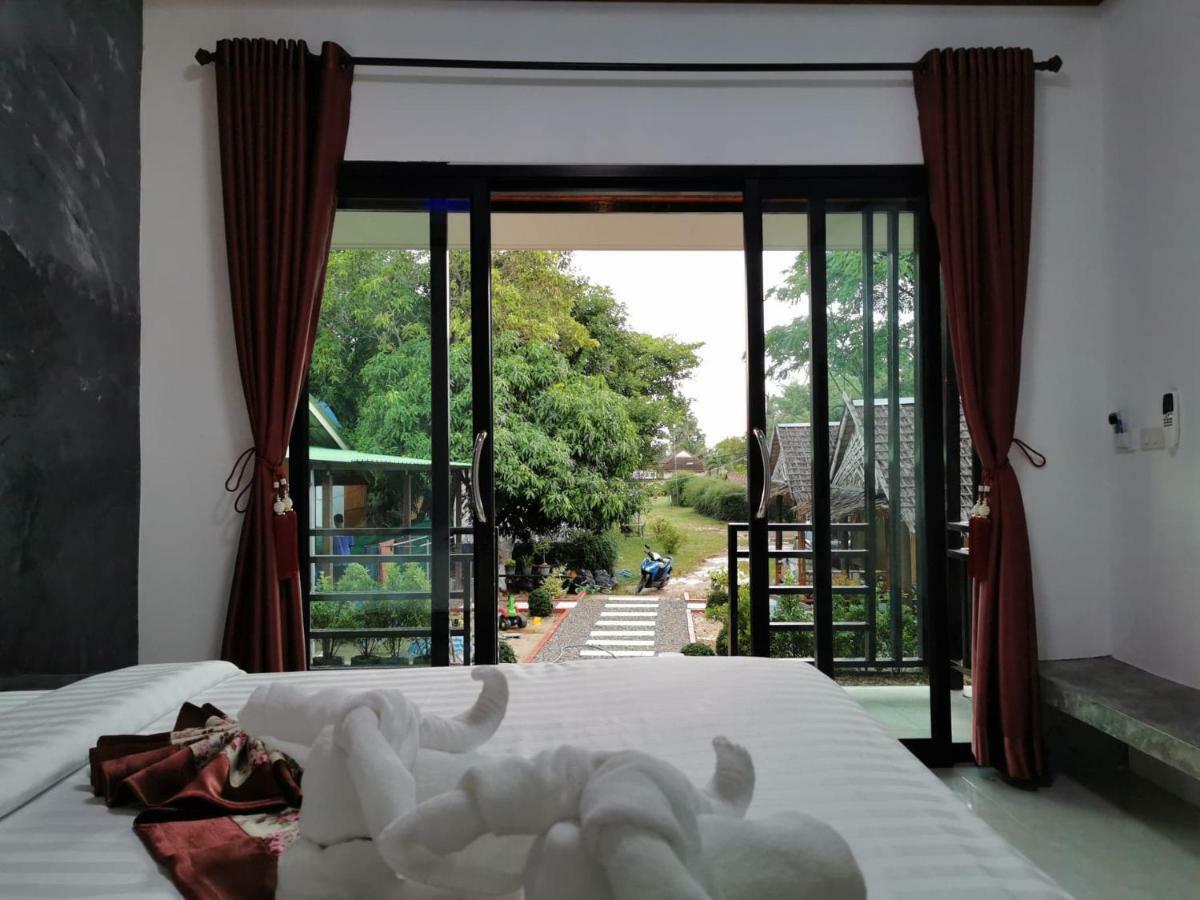 Laila​ Place Hotel Koh Lanta Exterior photo